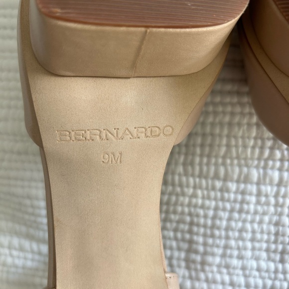 Bernardo Women’s Tan Chunky Block Heel Platform Sandals Size 9 - Picture 5 of 10